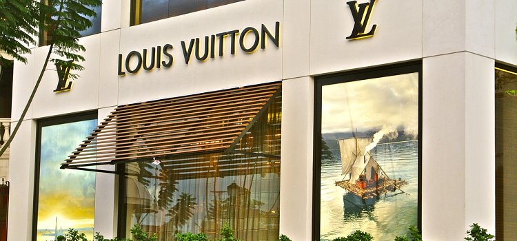 Indulge in luxury shopping Luxury shopping