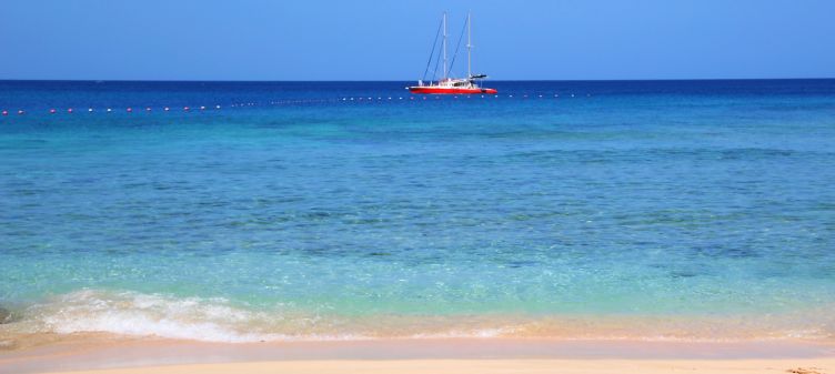 Tranquil beach at Holetown, Barbados
